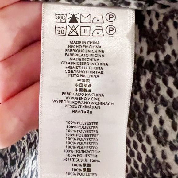 NWT Michael Kors Snakeskin Animal Geometric Print Peplum Top size P - Picture 8 of 8